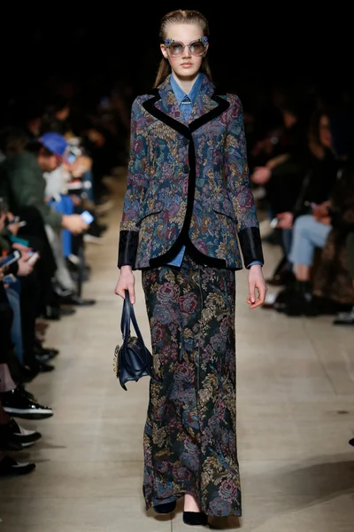Look 7